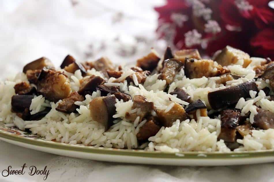 אורז עם חצילים מטוגנים