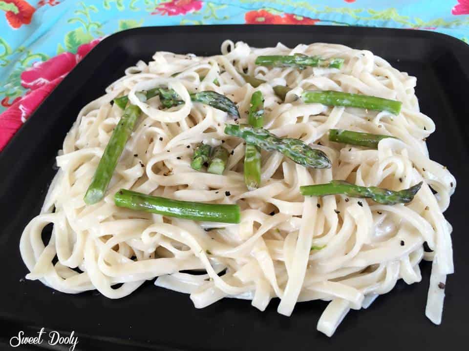 פסטה עם אספרגוס ברוטב קרם קוקוס