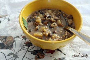 מרק פטריות עשיר עם גריסים ותפוחי אדמה