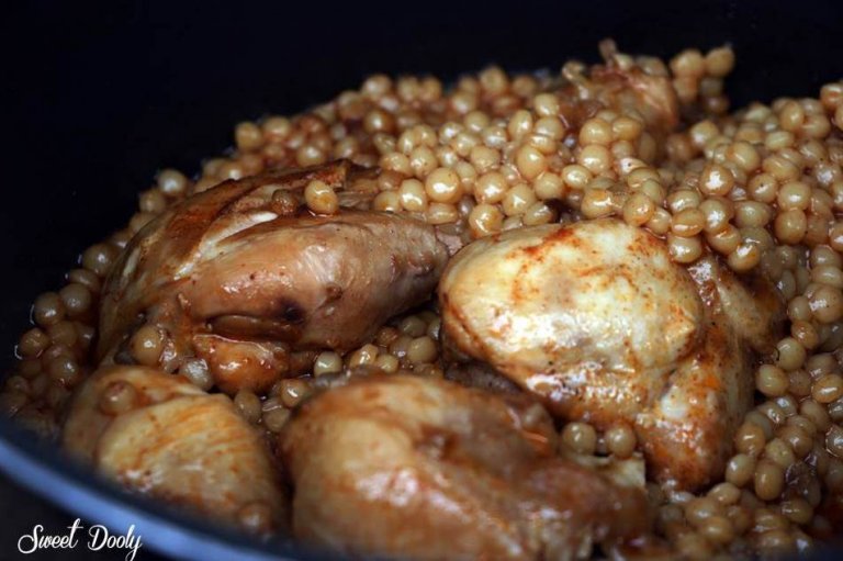 מתכון לעוף מבושל בסיר עם פתיתים