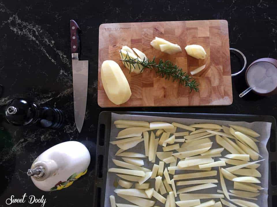 איך מכינים צ'יפס אפוי בתנור