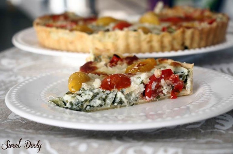 קיש גבינות עם מנגולד ועגבניות