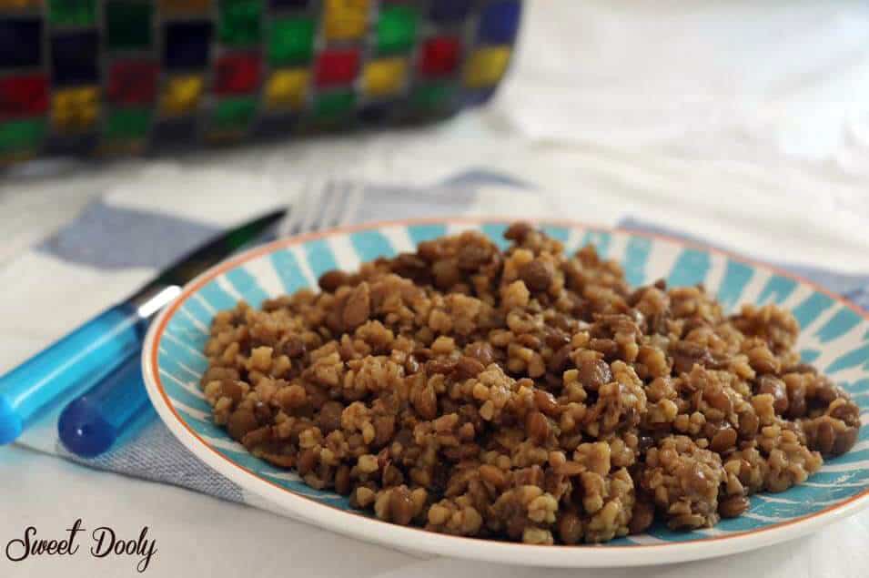 ירקות מבושלים ברוטב עגבניות עם אטריות אורז ללא גלוטן