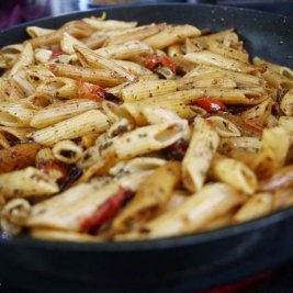 פסטה עם עגבניות וזיתים פסטה אליולי