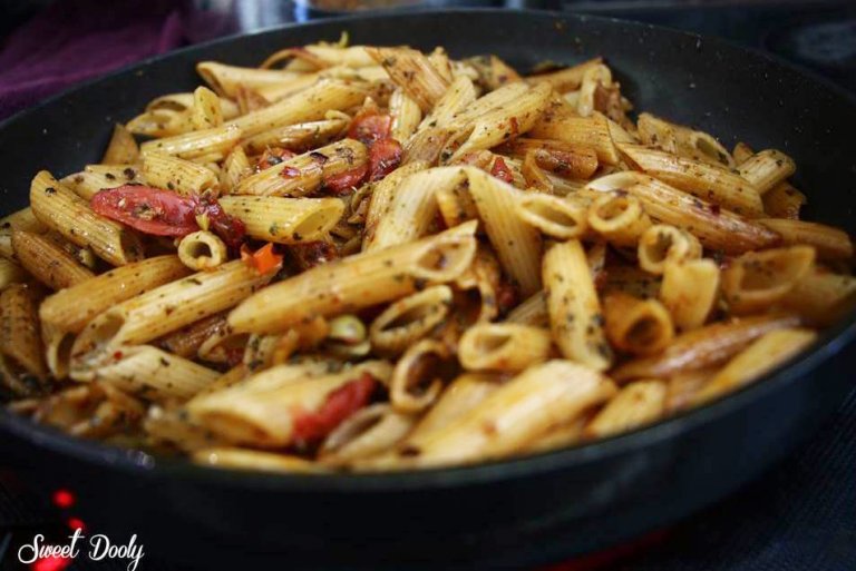 פסטה עם עגבניות וזיתים פסטה אליולי