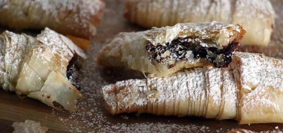 סְפוֹלְיָאטֶלֶה מאפה שכבות דקיקות של פילו