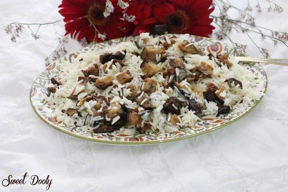 אורז עם חצילים מטוגנים