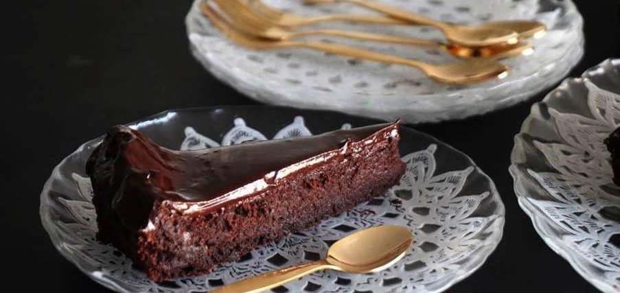 עוגת שוקולד לפסח בלי טיפת קמח מארבעה מצרכים בלבד