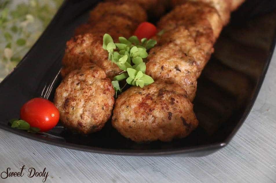 קציצות הודו רכות וטעימות מטוגנות או אפויות