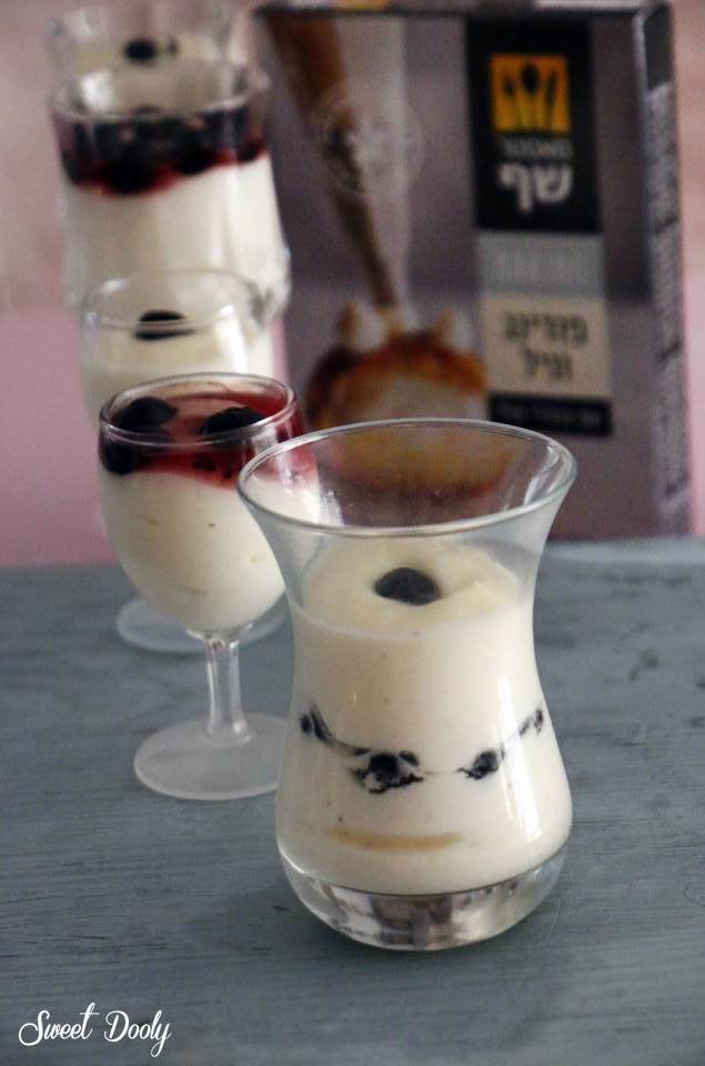 קינוחים אישיים מוס גבינה וניל בכוסות