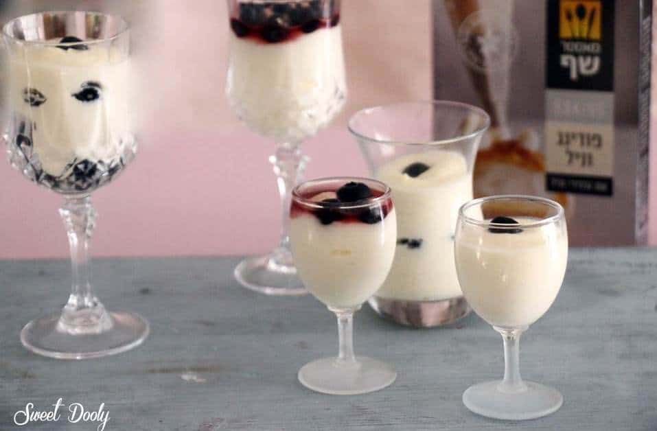 קינוחים אישיים מוס גבינה וניל בכוסות