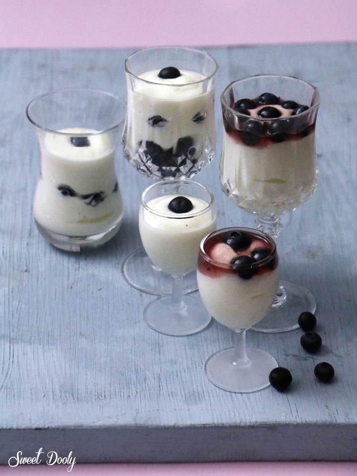 קינוחים אישיים מוס גבינה וניל בכוסות