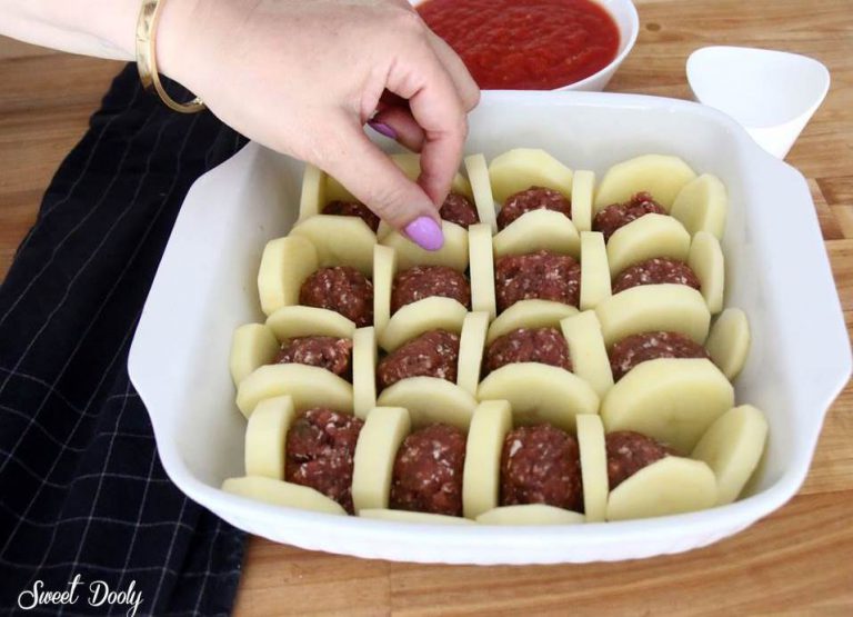 קציצות בשר עם תפוחי אדמה בתנור