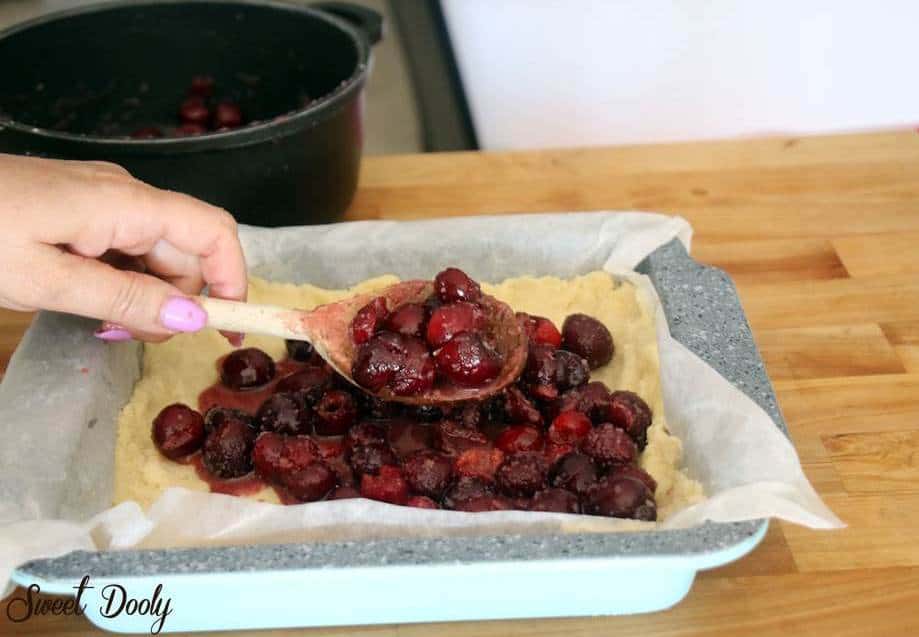 פאי דובדבנים עם בצק פריך שקדים