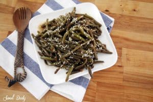 שעועית ירוקה עם סויה ושומשום מתכון מהיר וטעים