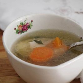 איך מכינים מרק עוף מושלם