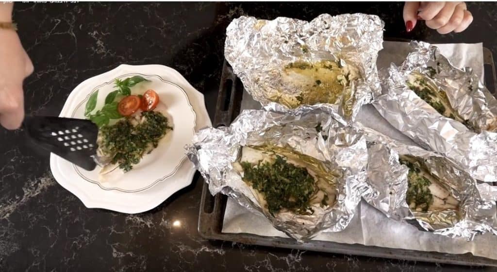 פילה מוסר עם עשבי תיבול