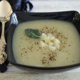 מרק כרישה ותפוחי אדמה קטיפתי