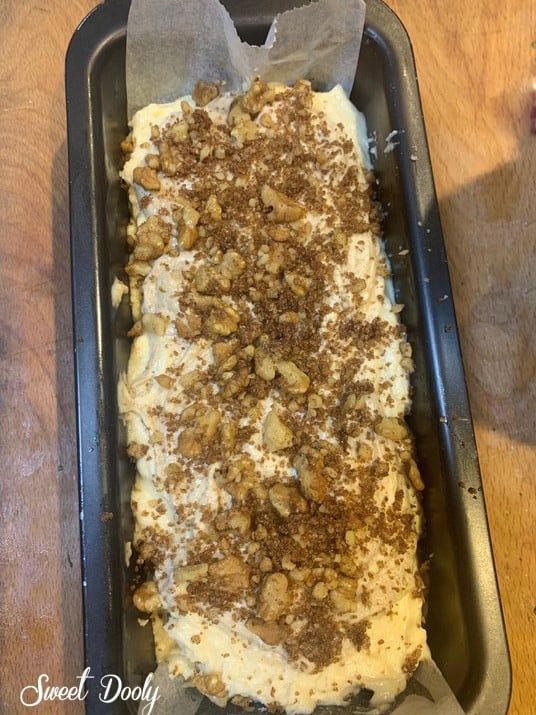 עוגה בחושה אגוזים וקינמון