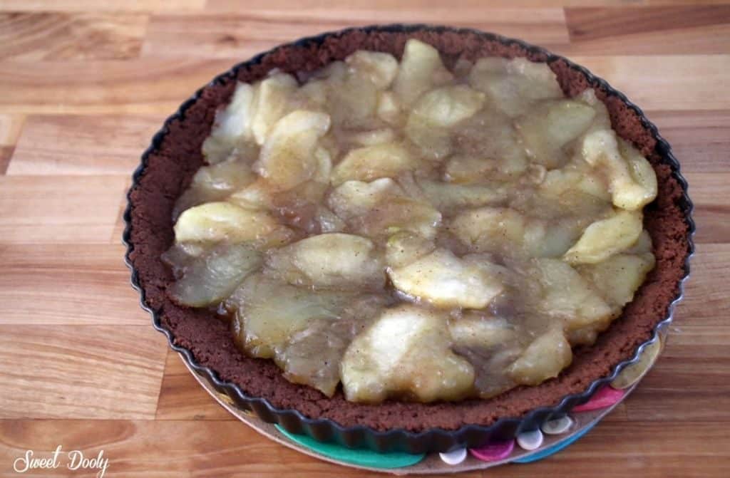 טארט ביסקוויטים תפוחים וקצפת