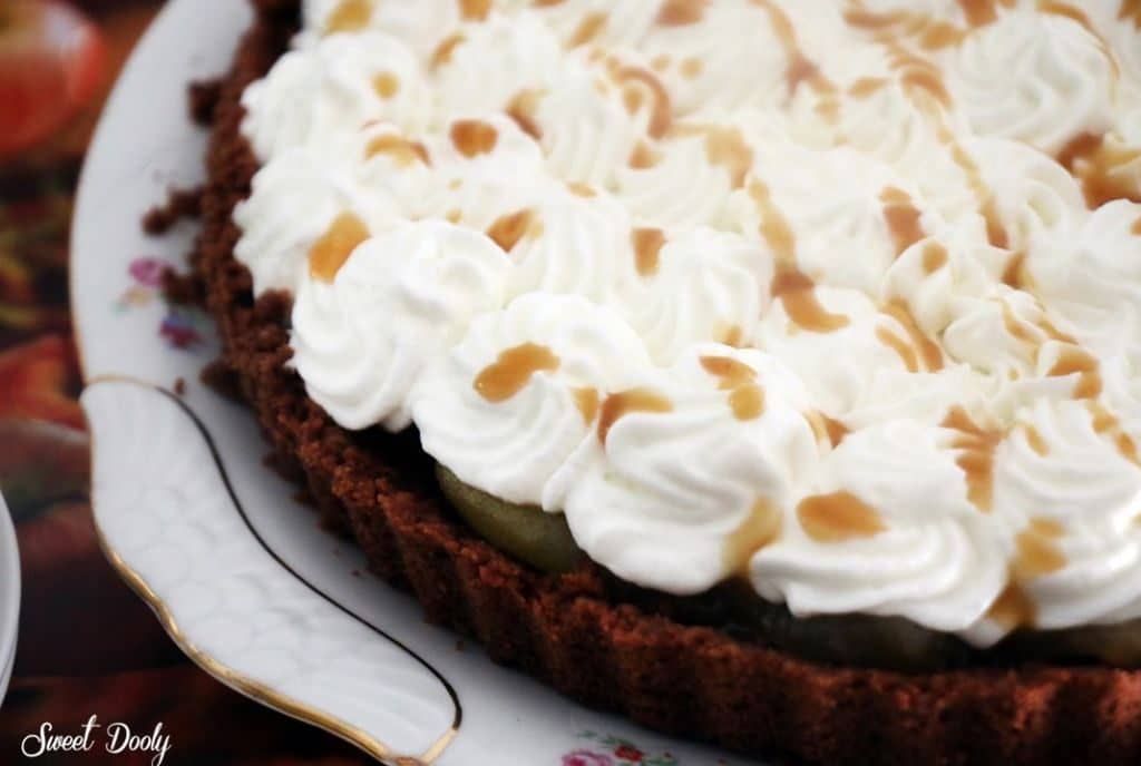 טארט ביסקוויטים תפוחים וקצפת