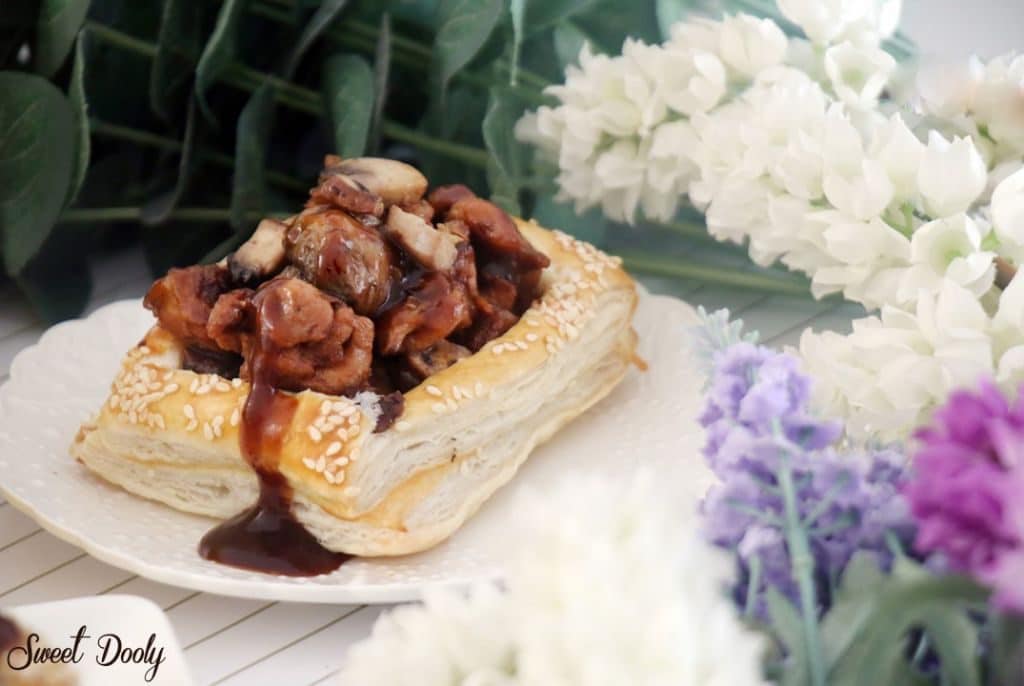 קונכיות בצק עם פרגיות ופטריות