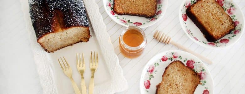 עוגת דבש בחושה עסיסית ורכה