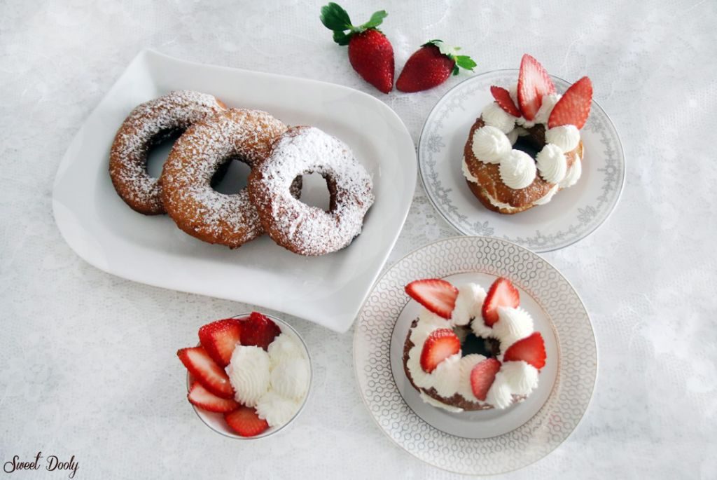 סופגניות בירה במילוי גבינה ותותים