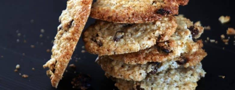 עוגיות שיבולת שועל וצימוקים פרווה