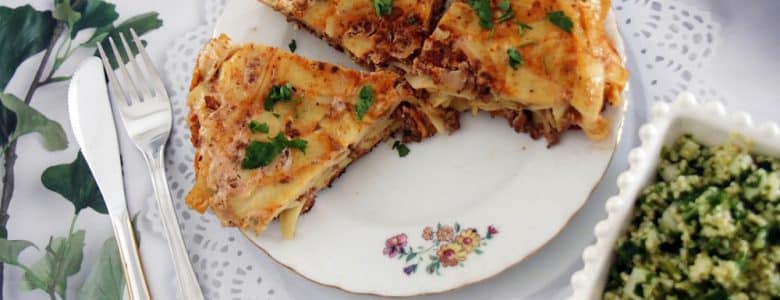 פשטידת בשר ואטריות על המחבת