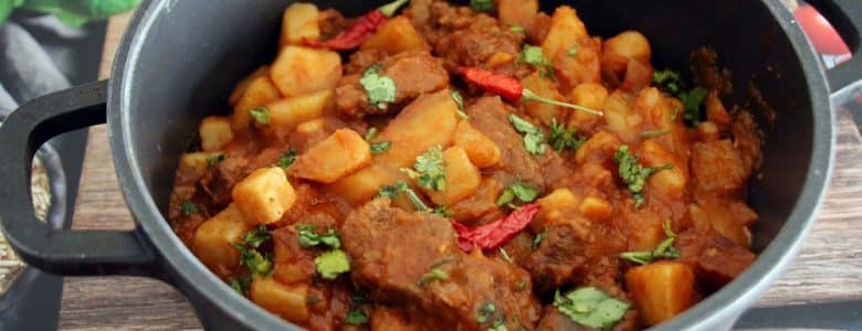 צלי ותפוחי אדמה בסיר אחד