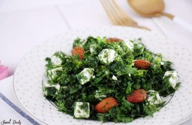 סלט ירוק עם גבינה ושקדים