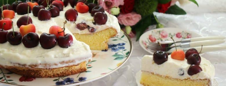 עוגת וניל עם דובדבנים קלה להכנה