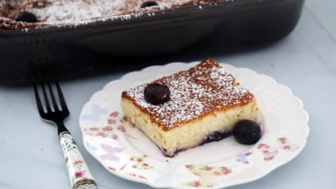 עוגת גבינה אפויה עם אוכמניות