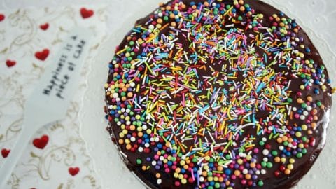 עוגת שוקולד ללא ביצים טבעונית פרווה