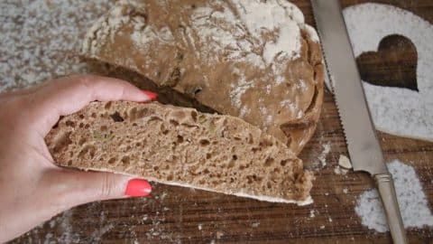 לחם מחמצת טבעוני ללא לישה