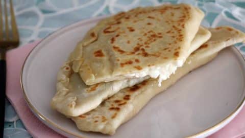 גוזלמה מאפה תורכי עם גבינות