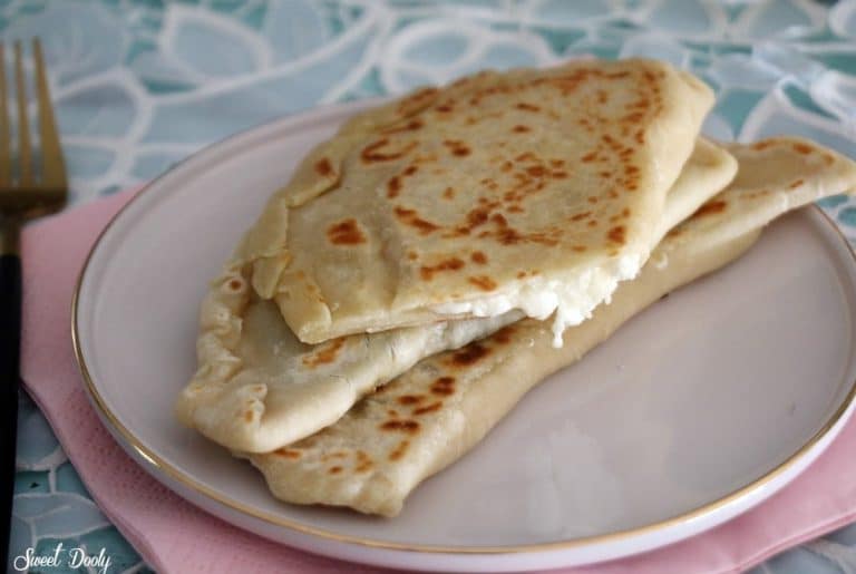 גוזלמה מאפה תורכי עם גבינות