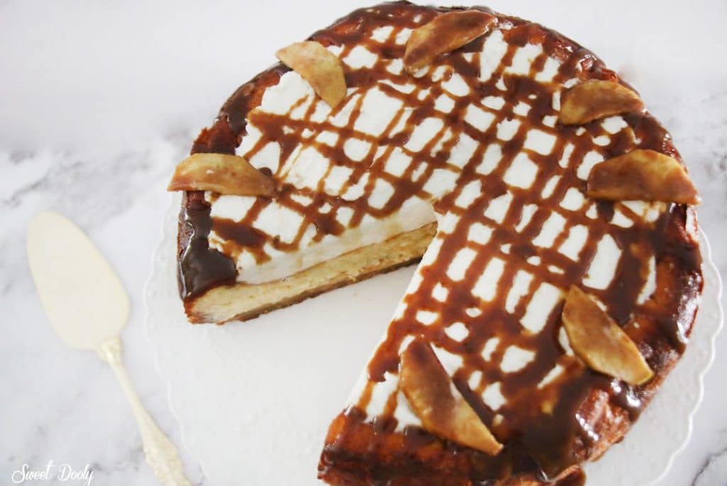 עוגת גבינה תפוחים וקצפת