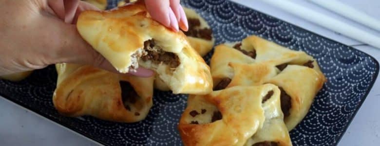 כיסוני בצק עם בשר אפויים בתנור