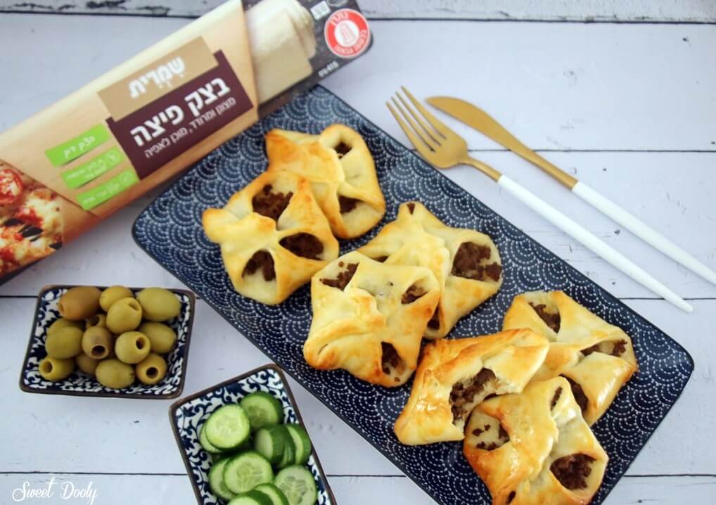 כיסוני בצק עם בשר אפויים בתנור