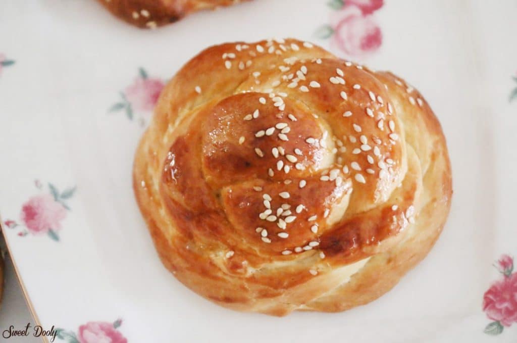 חלה מתוקה משתי רצועות פרווה