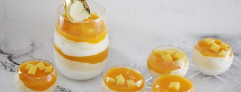 מוס גבינה ומנגו בשלושה צבעים