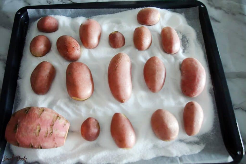 תפוחי אדמה במלח גס בתנור