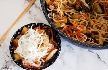 אטריות אורז עם ירקות