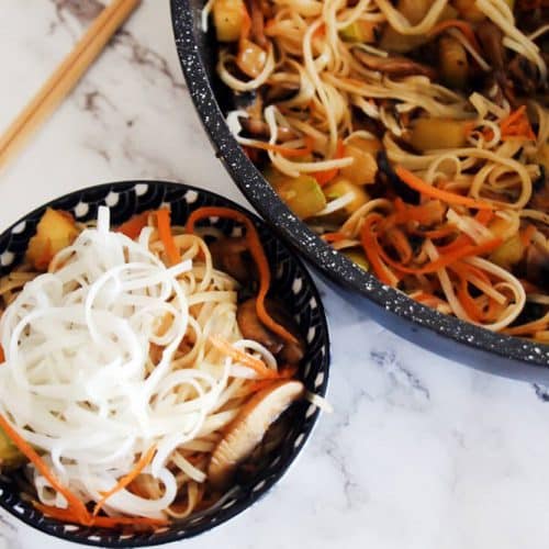 אטריות אורז עם ירקות