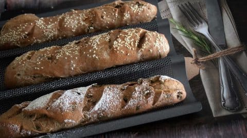 באגט מקמח כוסמין עם זיתים