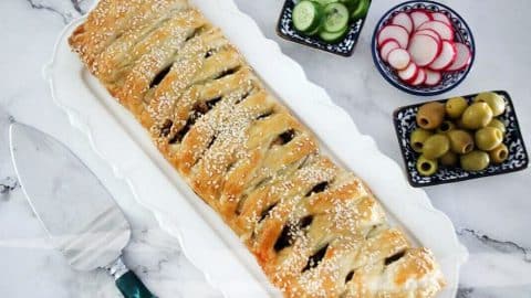 בורקס בשר וחצילים בבצק עלים