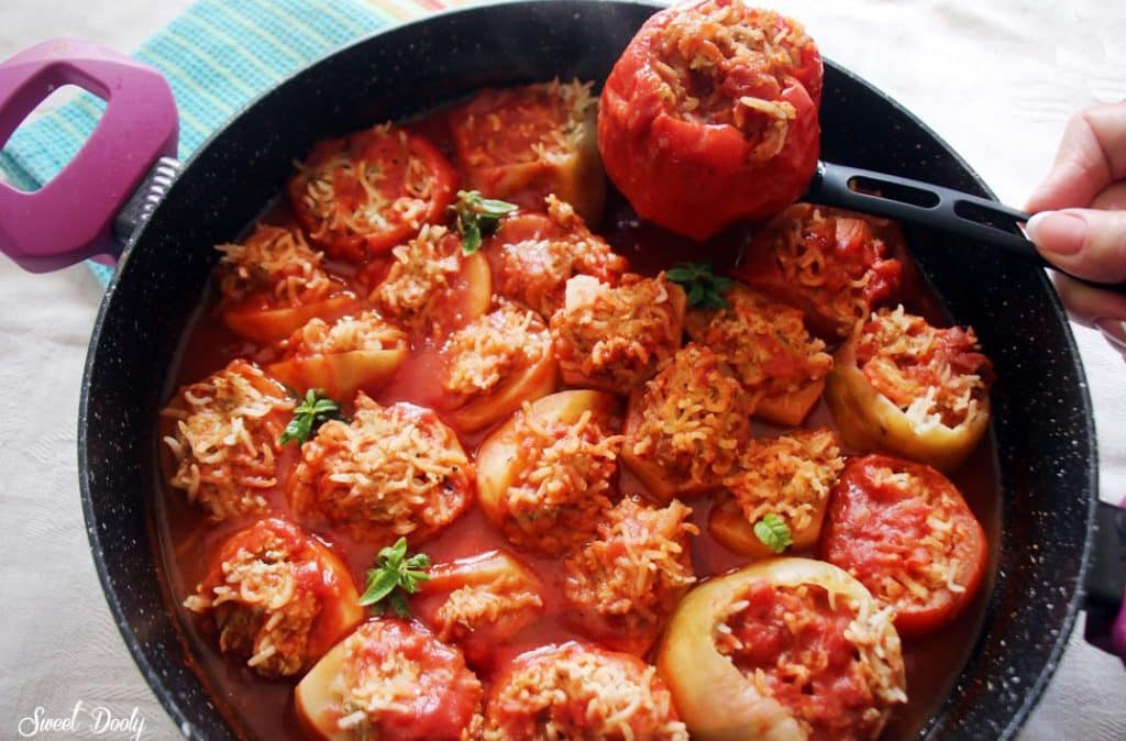 ירקות ממולאים באורז ובשר כמו קיפודים