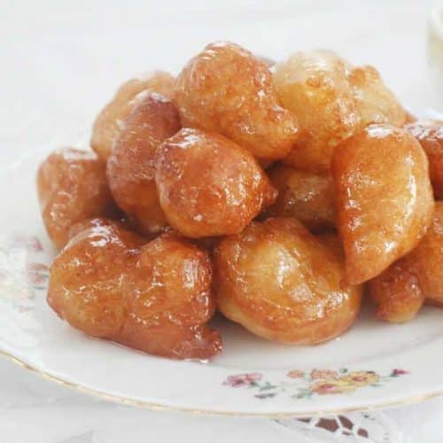 לוקומדס סופגניות יוונית בסירופ סוכר